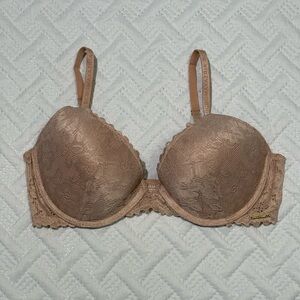 BCBG maxazria bra size 38c plunge super push-up